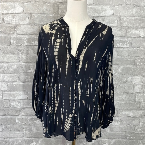 Parker Black and Cream Silk Relaxed Blouse with Mandarin Collar - Picture 1 of 6